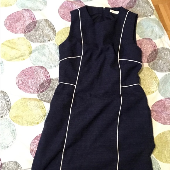 Cute Semi formal/ formal navy dress - Picture 2 of 3